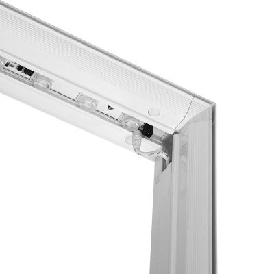 LUMIX WHITE, Ecke oben
